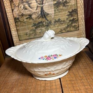 Pope Gosser Ceramic Tureen w Rose Finial Lid, Floral 8 7/8”Lx7 3/8”Dx4.75H